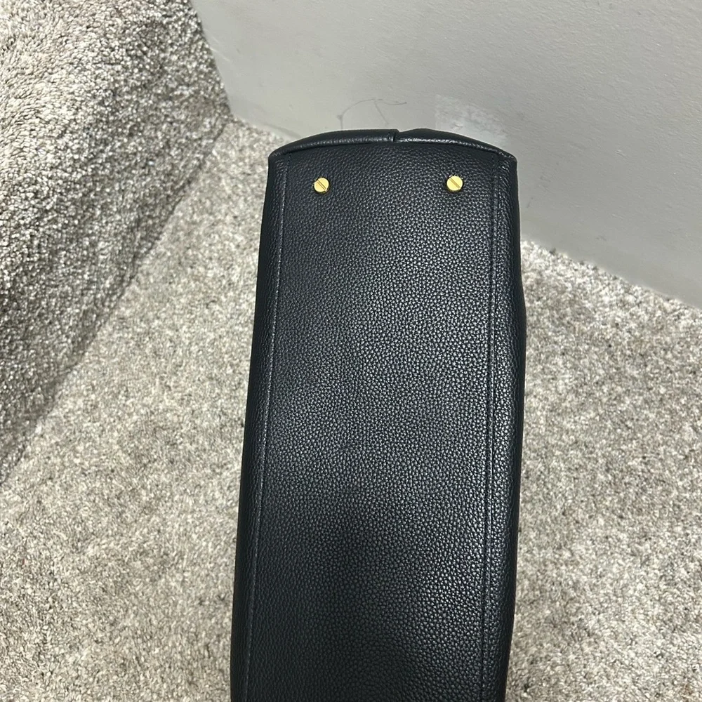 Tory Burch BRITTEN TRIPLE Black Leather Shoulder Bag tote with Gold Chain - Picture 4 of 7